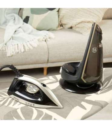 Petra PF01483VDEEU7 2600W Steam Station Black and Platinum