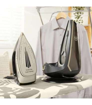 Petra PF01483VDEEU7 2600W Steam Station Black and Platinum