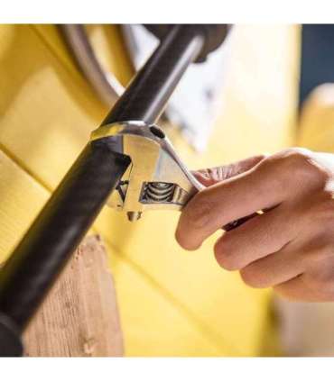 Adjustable Spanner 6" Deli Tools EDL006A (silver)