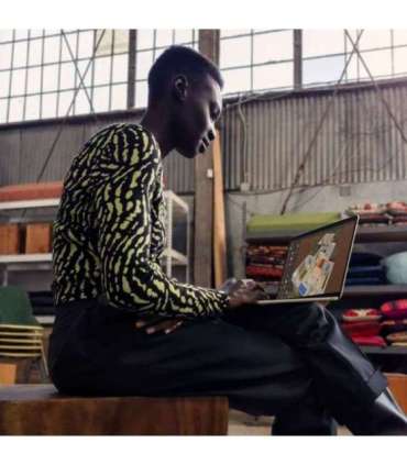 Apple MacBook Air 13-inch : M2 chip with 8-core CPU and 8-core GPU, 16GB, 256GB - Midnight