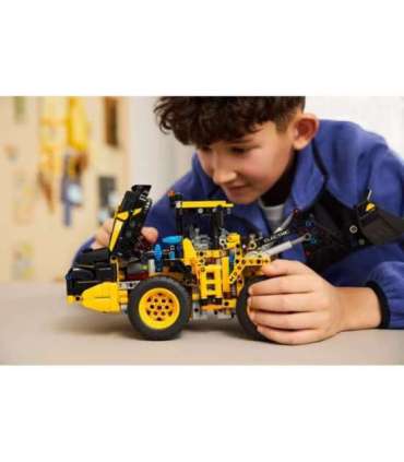 LEGO TECHNIC 42209 Volvo L120 Electric Wheel Loader