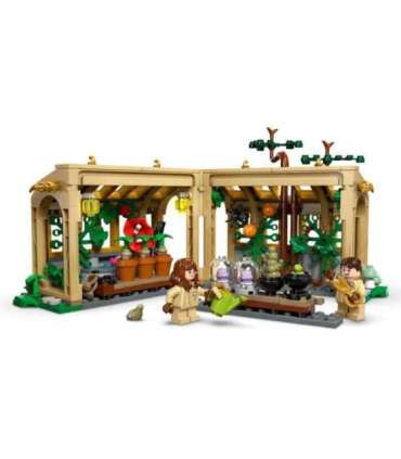 LEGO HARRY POTTER 76445 Hogwarts Castle - Herbology Class