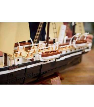 LEGO ICONS 10335 Endurance