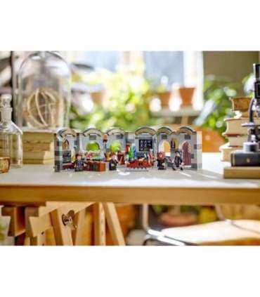 LEGO HARRY POTTER 76431 Hogwarts Castle: Potions Class