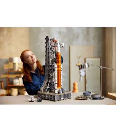 LEGO ICONS 10341 NASA Artemis Space Launch System