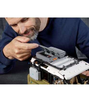 LEGO TECHNIC 42110 LAND ROVER DEFENDER