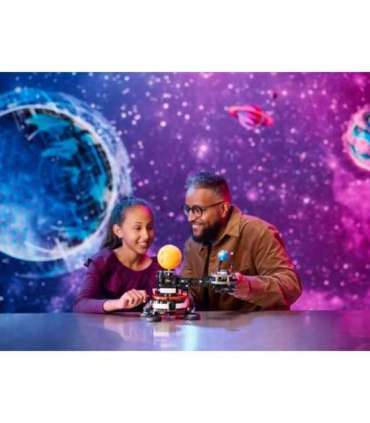 LEGO TECHNIC 42179 Planet Earth and Moon in Orbit