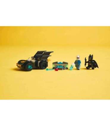 LEGO BATMAN 76301 Batman & Batmobile vs. Mr. Freeze