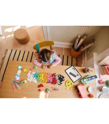 LEGO CLASSIC 11042 Creative Happy Box