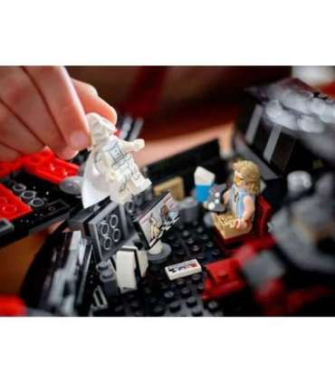 LEGO STAR WARS 75389 The Dark Falcon