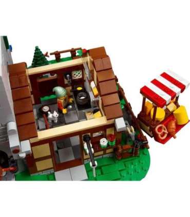 LEGO ICONS 10332 Medieval Town Square