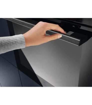 Oven with catalytic converter Electrolux EOF5C50BZ 65 L black