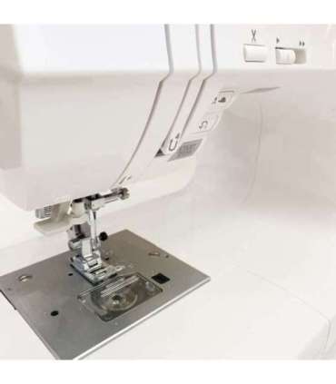 Singer 9960 Quantum Stylist sewing machine, white
