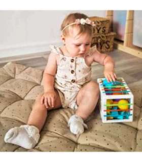 WOOPIE BABY Painduv sensoorne kuubik – kujude sorteerija lastele, värvilised kujundid, tähestik, 15 osa.