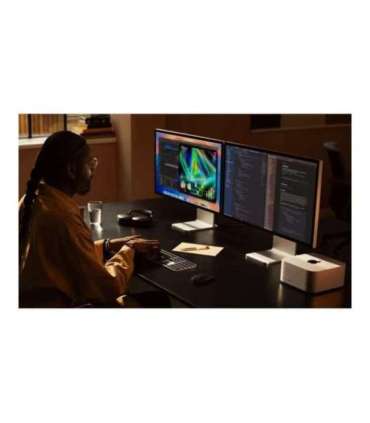 Apple Mac Studio Desktop M4 Max Internal memory 36 GB Solid-state drive capacity 512 GB No optical drive |