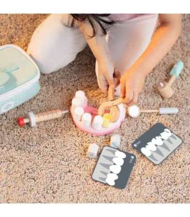 CLASSIC WORLD Набор маленького дантиста — чемоданчик врача, 18 шт.