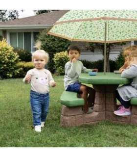 STEP2 laud - piknikulaud päikesevarjuga