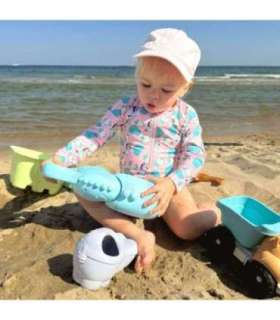 WOOPIE GREEN набор для песка с ведерком и лопаткой — крокодил в рюкзаке, 10 шт. биоразлагаемый органический материал