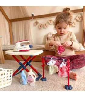 WOOPIE XXL 14-предметный набор: гладильная доска с утюгом, вешалка, корзина для белья и предметы одежды.