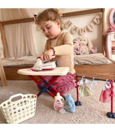 WOOPIE XXL 14-предметный набор: гладильная доска с утюгом, вешалка, корзина для белья и предметы одежды.