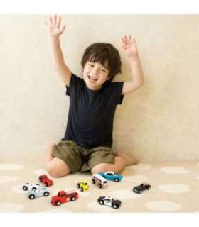 CLASSIC WORLD puidust mänguautode komplekt - politsei, tuletõrjeauto ja puksiirauto - 3 tk.