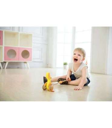 CLASSIC WORLD деревянная каталка-уточка для детей