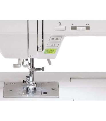 Singer Sewing Machine Quantum Stylist™ 9960 Number of stitches 600 Number of buttonholes 13 White