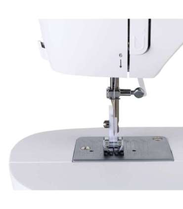 Singer Sewing Machine M1605 Number of stitches 6 Number of buttonholes 1 White