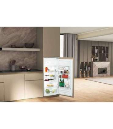 Whirlpool Refrigerator ARG 7342 Energy efficiency class E Built-in Larder Height 122 cm Fridge net capacity