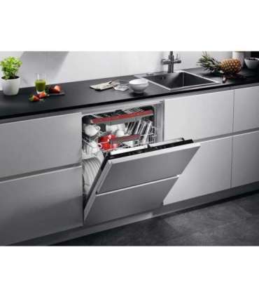 AEG FSB53927Z dishwasher Fully built-in 14 place settings D