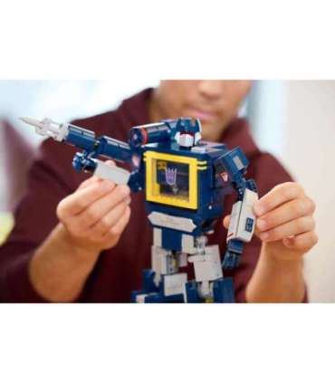 LEGO ICONS 10358 Transformers: Soundwave