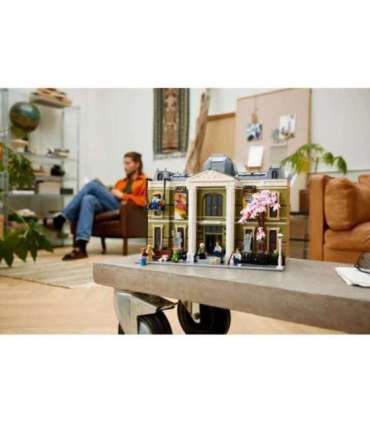 LEGO ICONS 10326 Natural History Museum