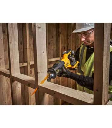 DeWALT DCS382N-XJ reciprocating saw