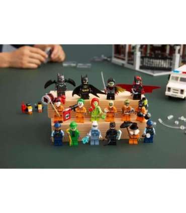 LEGO BATMAN 76300 Arkham Asylum