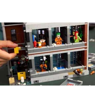 LEGO BATMAN 76300 Arkham Asylum