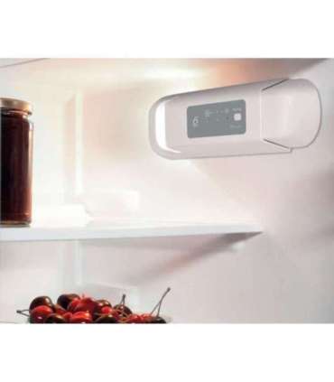 Whirlpool Refrigerator ARG 7342 Energy efficiency class E Built-in Larder Height 122 cm Fridge net capacity