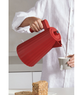 Veekeetja Plisse 1,7 L Alessi MDL06R, punane