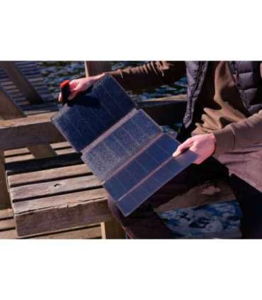 Deeper CHIRP+3 sonar +36W foldable solar charger power bundle