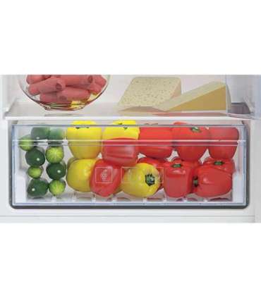 Built-in fridge Beko