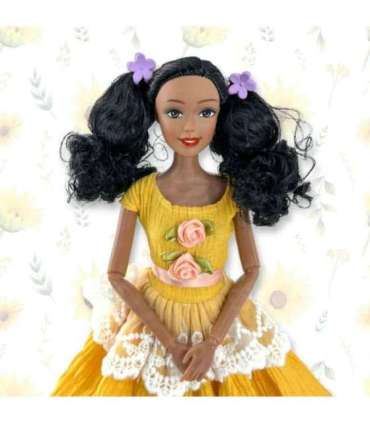 WOOPIE ROYAL Lalka Emi 32 cm Modny Strój i Piękne Czarne Włosy