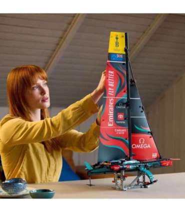 LEGO Technic Emirates Team New Zealand AC75 jaht