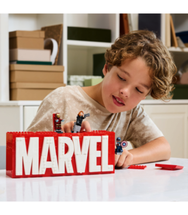 LEGO Super Heroes Marvel logo ja minifiguurid