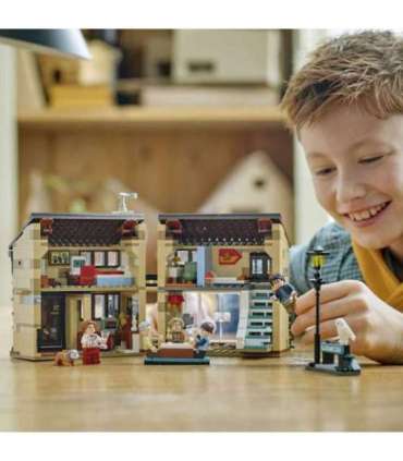 LEGO Harry Potter Privet drive: tädi margeʼi külaskäik