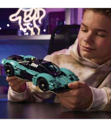 LEGO Technic Aston Martin Valkyrie
