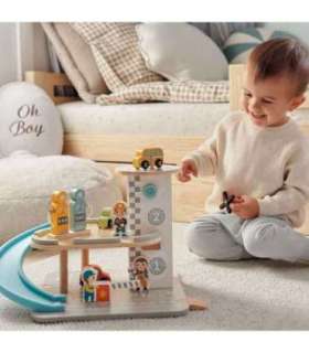 WOOPIE GREEN Puidust 2-ühes mitmekorruseline parkla ja bensiinijaam autode ja figuuridega, 12 osa, FSC