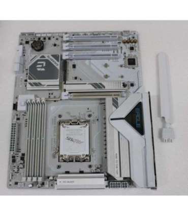 SALE OUT. Gigabyte USED, REFURBISHED, WITHOUT ACCESSORIES, ONLY BACK PANEL, AND ANTENA INCLUDED