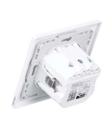 Fibaro Walli socket-outlet Type E White