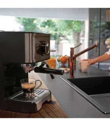 Espresso coffee maker Black+Decker BXCO1200E (1200W)