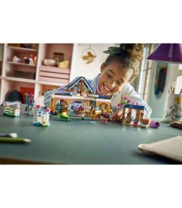 LEGO Friends Hobusetall ja ratsakool