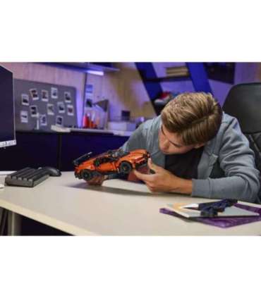 LEGO Technic Bugatti Chiron Pur Sport Hyper auto